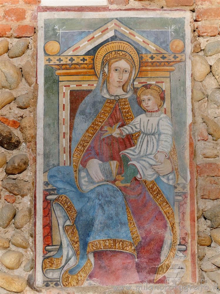 Sandigliano (Biella, Italy) - Enthroned Madonna with Child in the Oratory of St. Anthony Abbot